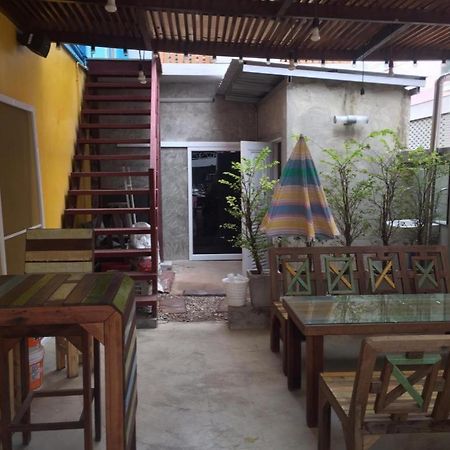 De Hostel Pracsuap Khirikhan Kültér fotó