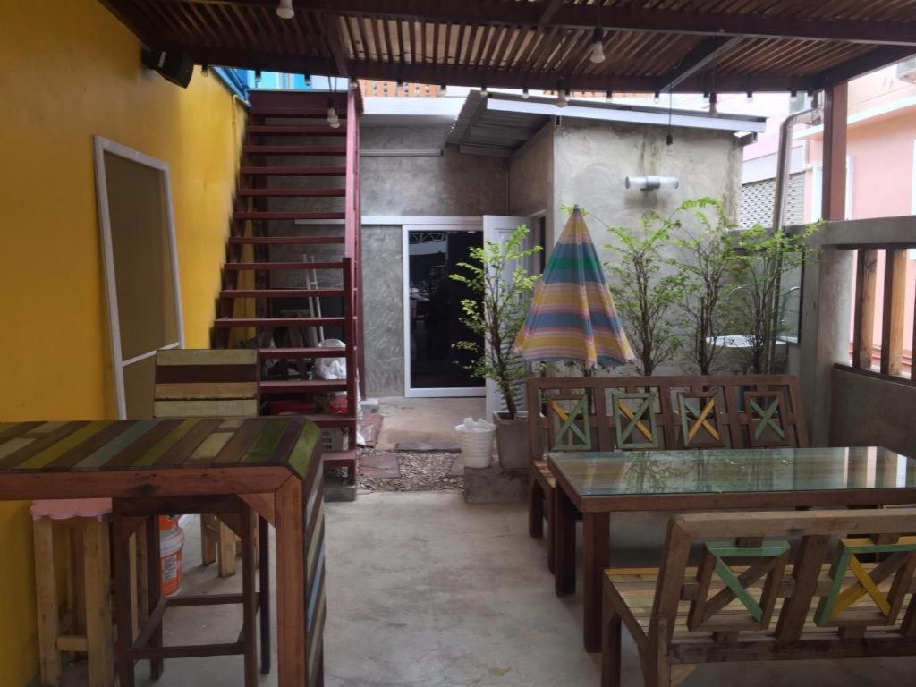 De Hostel Pracsuap Khirikhan Kültér fotó